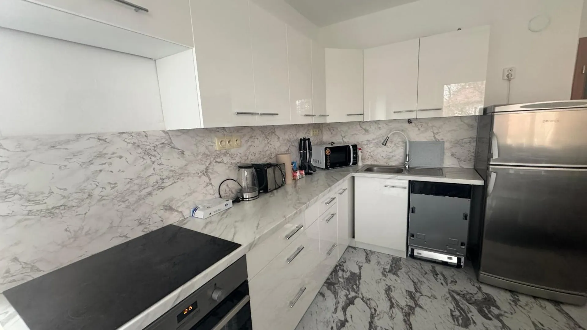 2 Bedroom, Kitchen And Terrace Ostrava Appartement